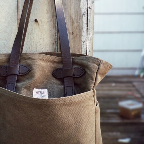 avve:  oxcroft:  // Fabric & Leather //// gallery.oxcroft.com //   avve.es  Inspiration and lifestyle blog.