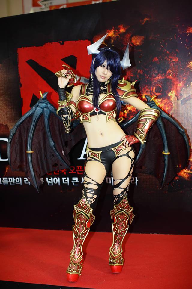 cosplayandanimes:  Akasha (Queen of Pain) - Dota 2 source 