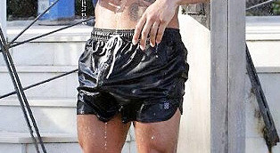 celebritymeat:    Dan Osborne.  