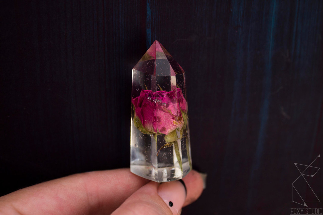 culturenlifestyle:  Exquisite Jewelry Made From Real Flower &amp; Crystals by 