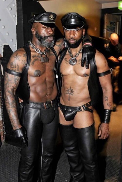 oakcheese:  boblvsblkbeards:  Follow me for the best bearded black bulls!  🐷oakcheese pig 🐷23,800+ follows cum to my pigsty for 50 new posts a day! Wallow & cum with us at oakcheese http://oakcheese.tumblr.com  Love this shyt!