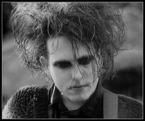 Sex ghoulish-glam:Robert Smith pictures