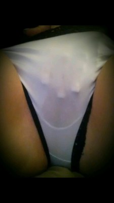 liknstik08:  The wife @tna77 got a little excited and soaked her panties.