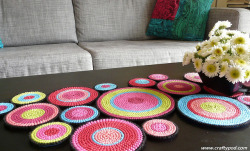 unicorn-meat-is-too-mainstream:  Table Runner From Plastic Canvas Circles 