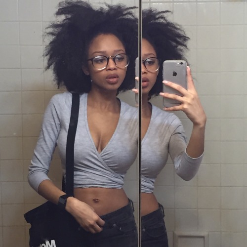 girlswithglasses:  icecream-eaterrr, fellow tumblrThe Julliard Top looks pretty good on me.  