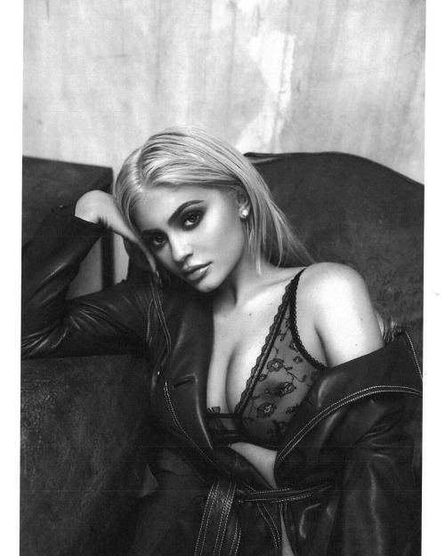officiallyunfiltered:  Damn Kylie 👏🏾🔥