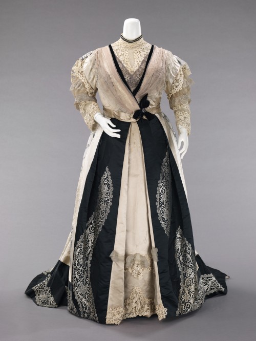 Catherine Donovan evening dress, 1900-03