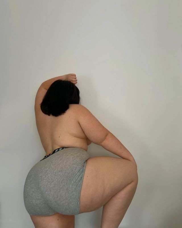 leelee760:super-loaded-packages:Big juicy JUMBO FAT ASS CAKES 