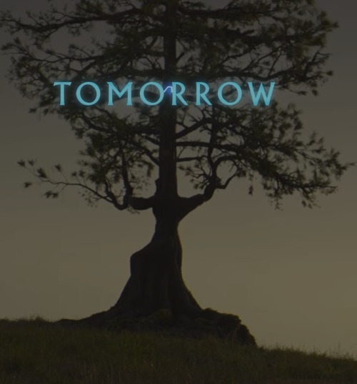 STOP IT WHY DID I NEVER NOTICE THALIA'S TREE LOOKS LIKE A PERSON?????