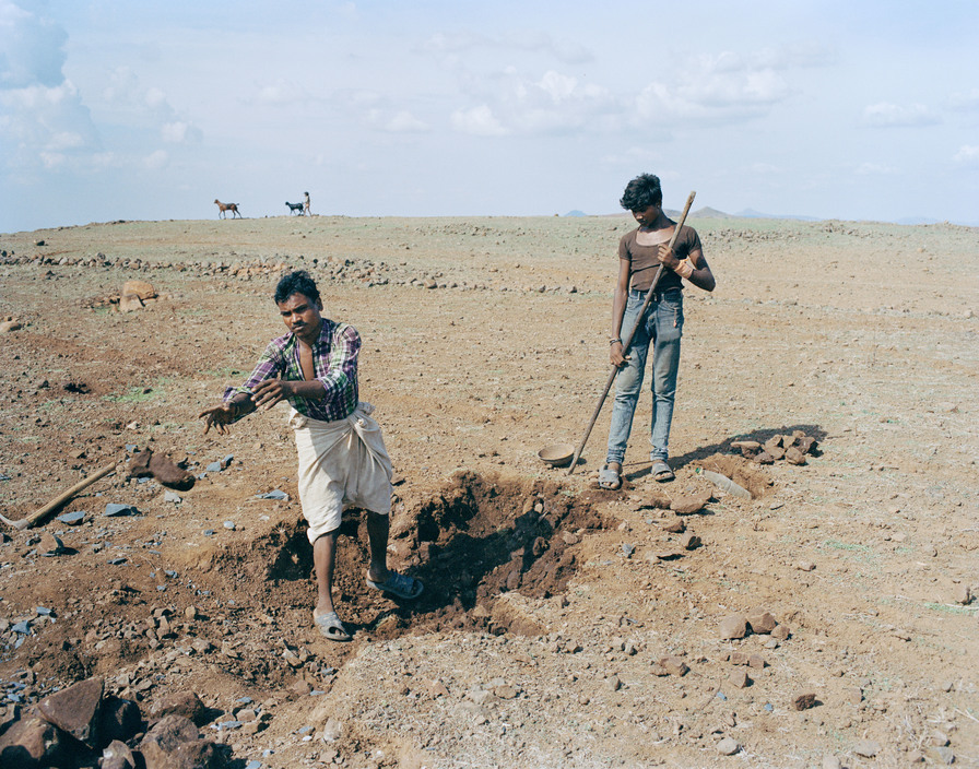unrar: India, Barwani, 2014, Attendance at work, Sohrab Hura.