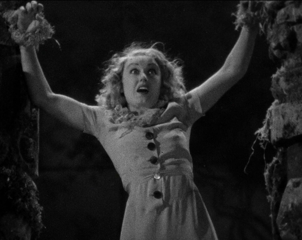 goregirlsdungeon:  King Kong (1933) directed by Merian C. Cooper