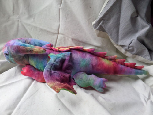 sosuperawesome: Large plushies from the CuddlesGalore Etsy shopBrowse more curated dragons, spiders 