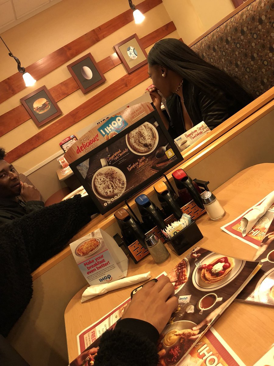 theblacktroymcclure:  hervacationh0me:  teighlorrenee:  black–twitter:     Whaaaaaaat