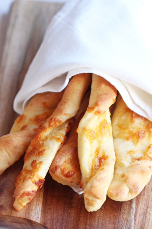 Porn photo foodffs:  Cheddar Cheese Bread Twists Really