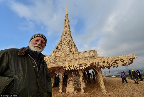 archatlas:Londonderry Temple David BestBeautifully and intricately crafted, this wooden temple is the product of two years of hard work and planning. The stunning 75ft timber sculpture is the work of renowned American artist David Best, famed for his