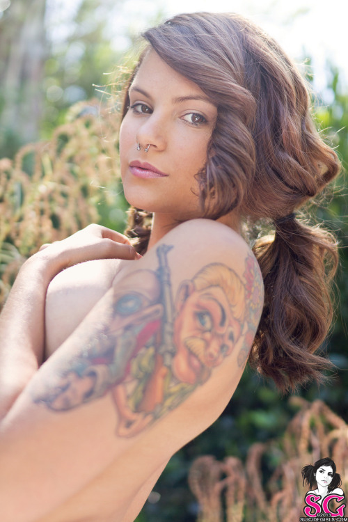 past-her-eyes:  Auburn Suicideauburn.suicidegirls.comLink to South African SuicideGirls