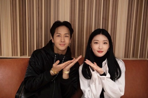 officialrovix:190207 Rovix Twitter Update of Ravi with Chungha | © RealVIXX@pinktwinkleo