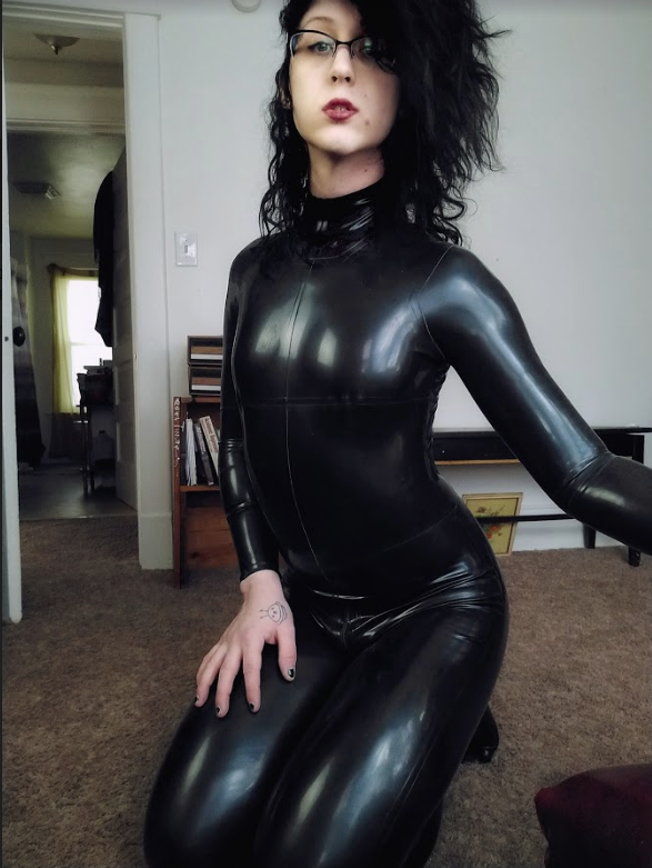 emmaescapes:  i got a catsuit ^^