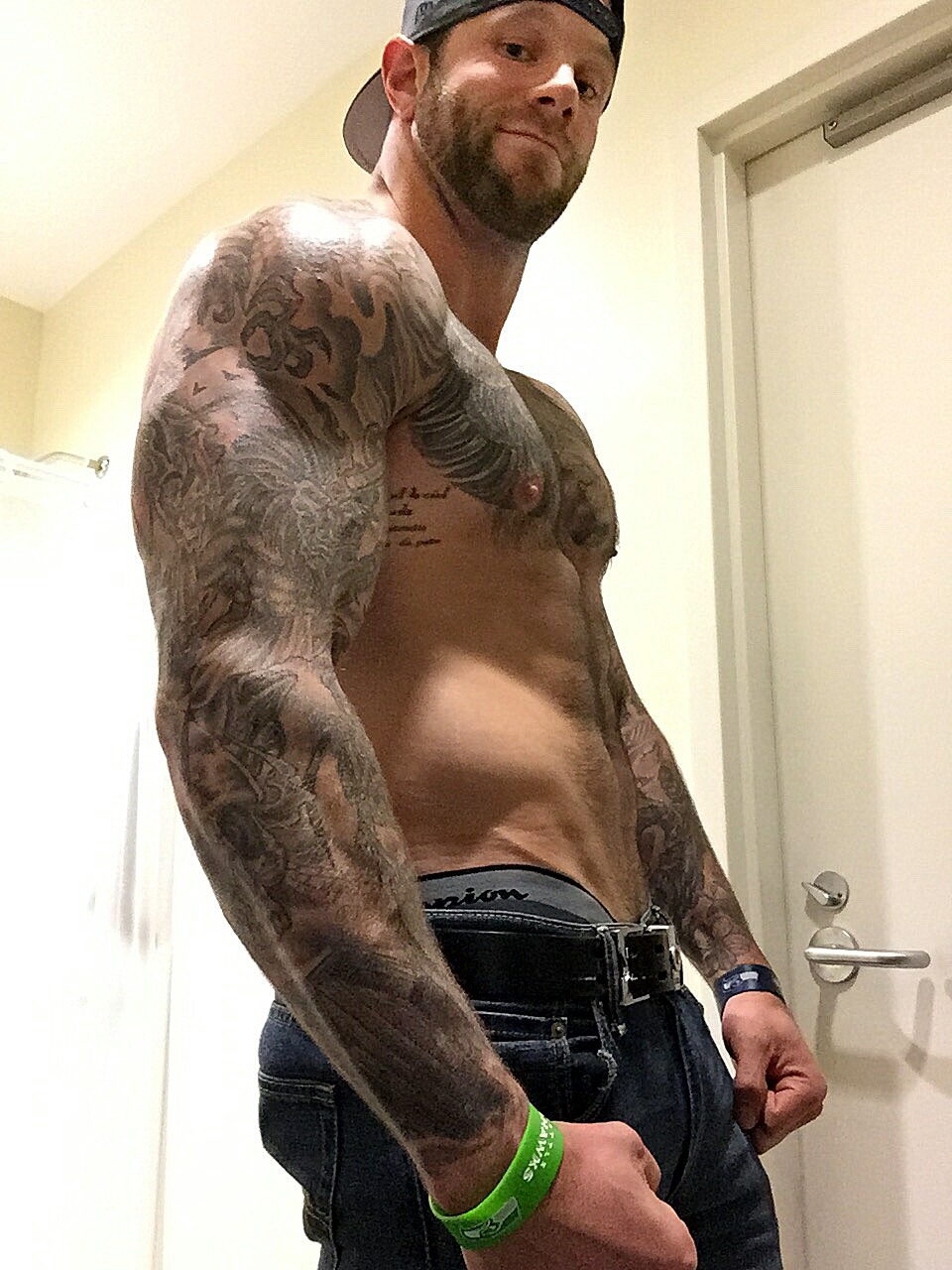 brainjock:  Inked Studs All Day!  This muscle stud is from Eugene, Oregon and was