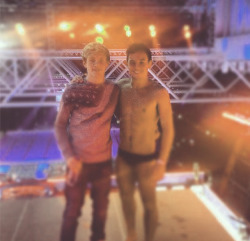 pure1d:  @TomDaley1994: “Nice visit from niallhoran at the #Splash rehearsals :) good to see you man!”