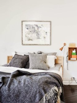 naturless:  apartmenttherapy:  5 Bulky Furniture