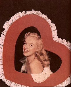  Vintage Hollywood actresses in Valentine’s