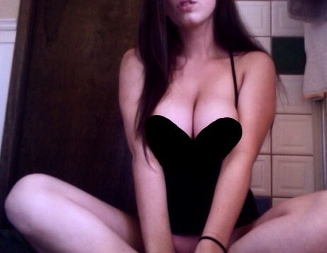 casualviewing:  Really wish I had itty bitty titties, but I guess I’ll make due ~