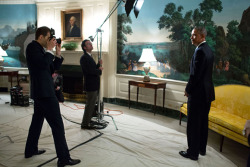 newyorker:  The President agreed to sit for our staff photographer, Pari Dukovic, for a portrait to accompany David Remnick’s article in this week’s issue. A look behind the scenes: http://nyr.kr/1inoP46 