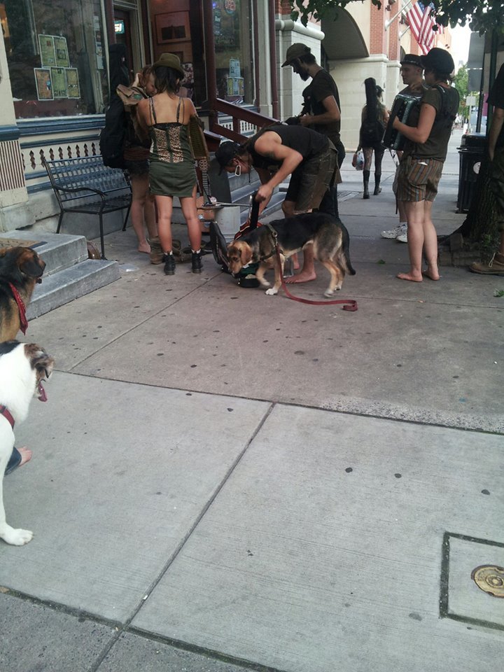 morgangreentea:  hanging out in lancaster, pa with the rail yard ghosts before folk