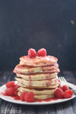 foodffs:  BISQUICK PANCAKES W/ RASPBERRY