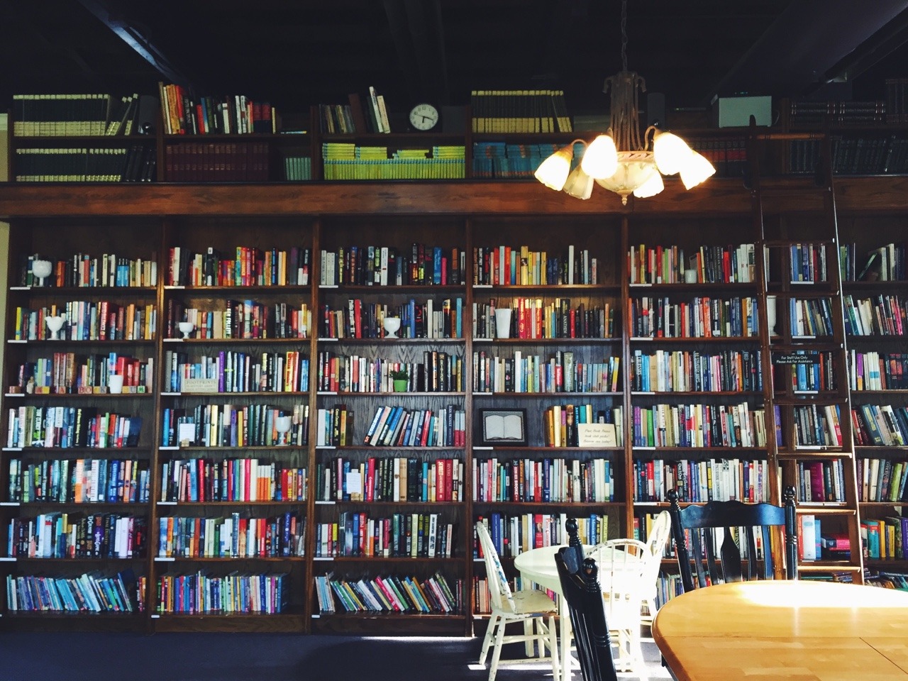 thesimpleanddaily:  Book Bum Coffee Shop.