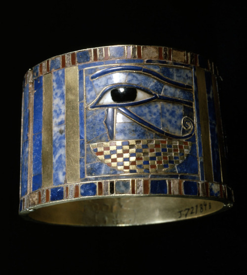 egypt-museum:Two Bracelets of Shoshenq IIThese golden bracelets belong to King Shoshenq II who was c
