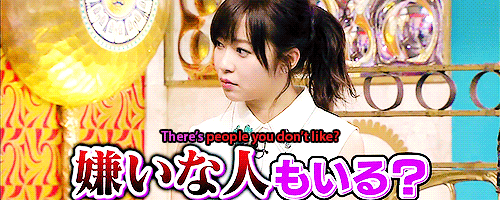 akb48g-gifs: Oshima Yuko answers if she had many friends on Konya Kurabete Mimashita