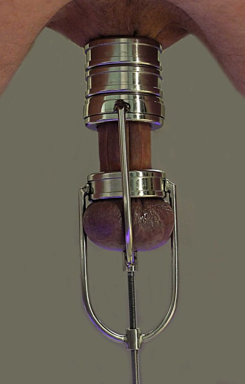 rubbermadness:  steel to steel 13,8 cm