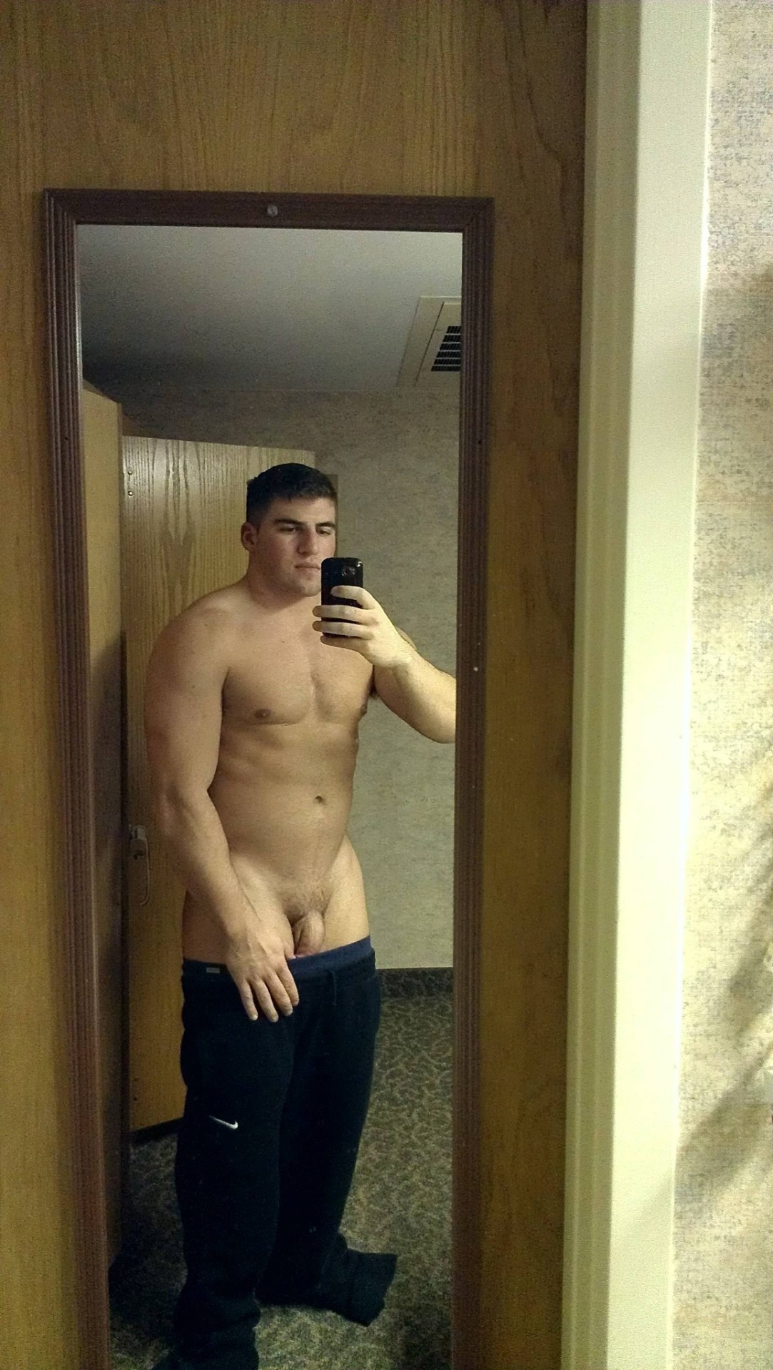 militarybromo:  10mintwo:  thick bro  This guy can get it.