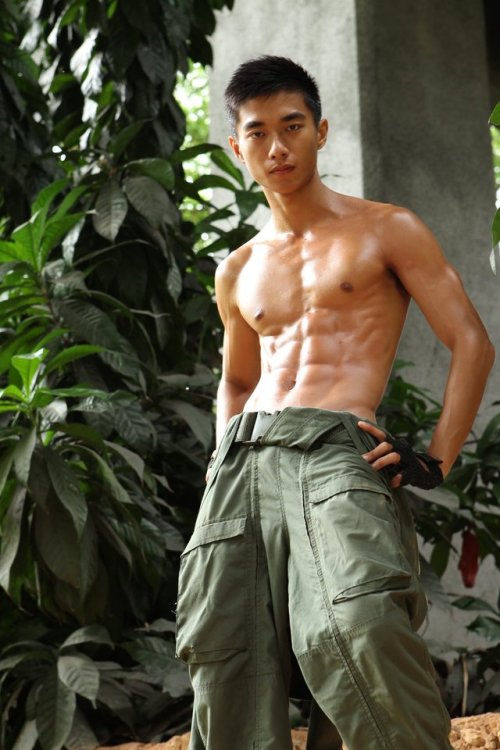 armystickystories: 【Submission】"Come on along, we’ve got some work to do.“ “Yes sergeant!” I said.   Hint: This hunk is a national athlete.   Submitted by anonymous. 