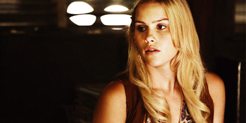 aleclightwoodies-deactivated201: Claire Holt as Charmain Tully -  NBC’s Aquarius 1x01 Eve