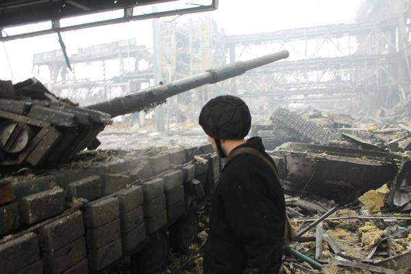 rojsebastien:  Pictures from Donetsk airport today (Jan 22, 2015) 