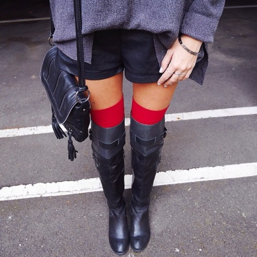 spindizzyfallblog: Today’s #legselfie brought to you by thigh high boots &amp; even higher