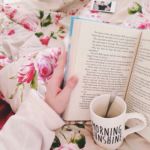 streamy-dream:  Loving on We Heart It - http://weheartit.com/entry/163612150