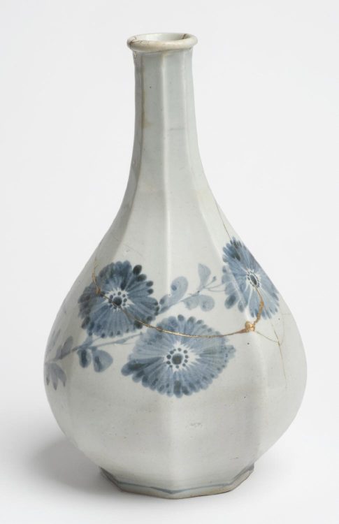 philamuseum: Blue-and-white ceramics were widely-produced during Korea’s Joseon dynasty (1392&