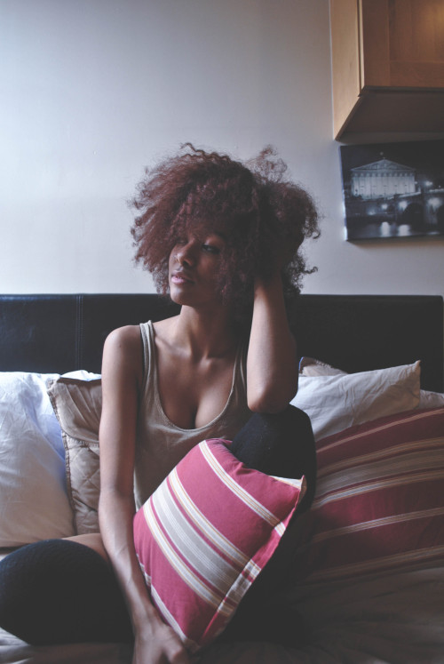 thegirlwithcaramelskin:  veganasana:  thegirlwithcaramelskin:  lasergunsandcongodrums:  This girl is amazing. She took a 2 hour bus ride just to meet me in the city for a shoot. We caught the 2 to Harlem and had a great time shooting. I’m still building