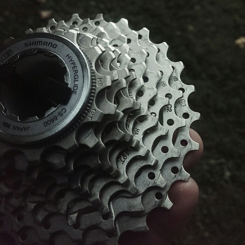 southernvelo:  Shimano 6600 cassette. 12-27t. $30 shipped. Get at me.