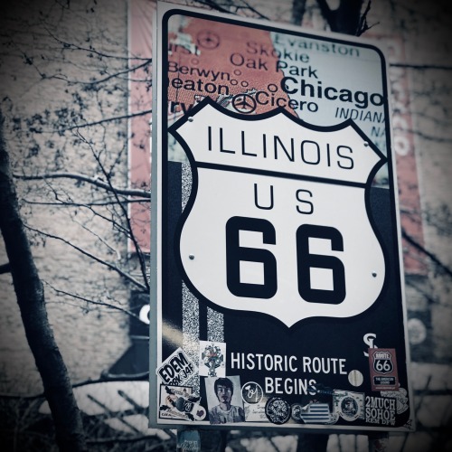 highways-are-liminal-spaces:Moodboard for paranormal investigators roadtrip down route 66(photo sour