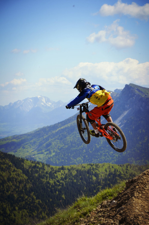 blogblogblooog:  In Col de l’Arzelier 2 by lauresanna