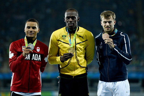 tomastuchel:(L-R) Silver medalist, Andre De Grasse of Canada, gold medalist, Usain Bolt of Jamaica, 
