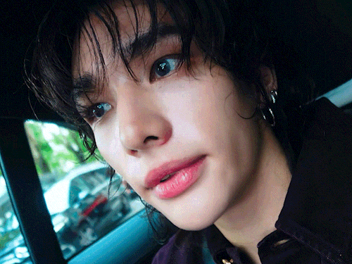SKZ VLOG: HYUN.ES HOELIDAY 9