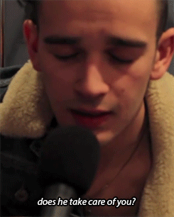 mattyhewhealy:  if this doesn’t break your heart you’re dead inside 