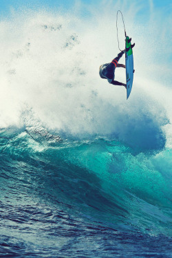 highenoughtoseethesea:  John Florence in Margaret RiverPh: Ed Sloane