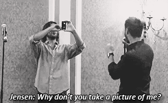 dickiebirdie37:  j2 + taking pictures of each other/filming each other 